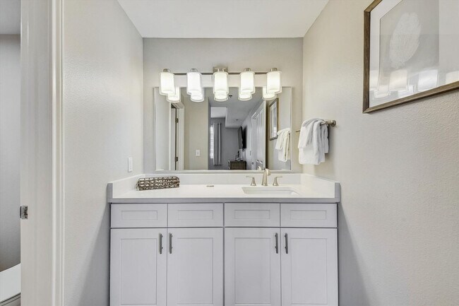 Building Photo - 104 Gulfside Ct