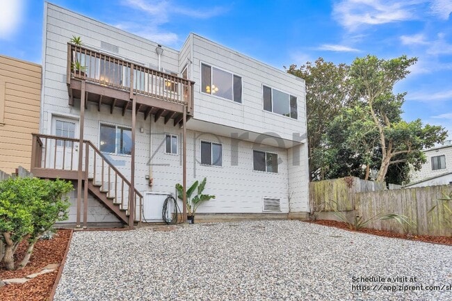 Building Photo - 280 Prague St