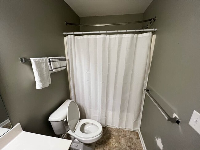 Building Photo - Room in Townhome on Ivy Wood Ln