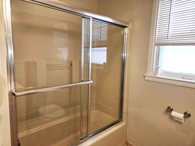 Building Photo - 3150 Phillips Ave