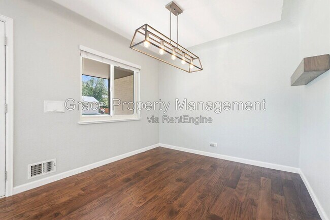Building Photo - 3575 E Vassar Ave