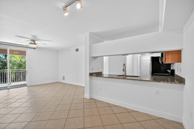Building Photo - 6511 Emerald Dunes Dr