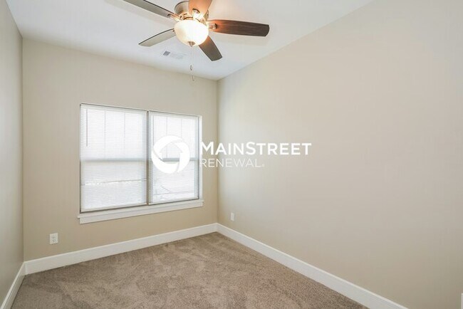 Building Photo - 3 Bedroom Pet-Friendly Home in Lebanon, TN with Main Street Renewal