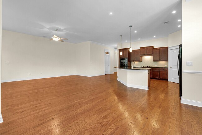 Building Photo - 3688 Maidstone Dr