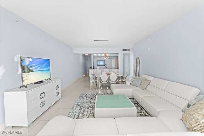 Building Photo - 3000 Oasis Grand Blvd