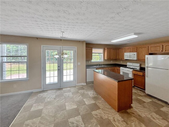 Building Photo - 3397 Hill Pond Dr NE