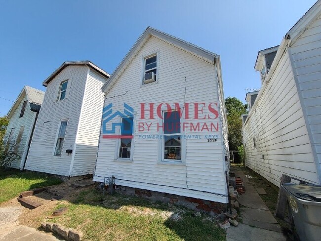 Building Photo - Three Bedroom | Two Bath House