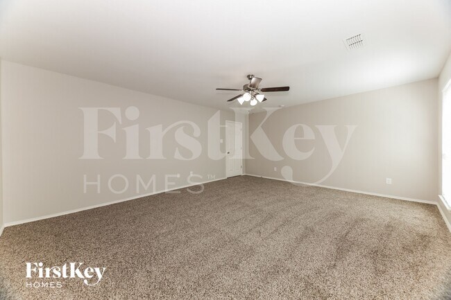 Building Photo - 2708 Beverly Dr