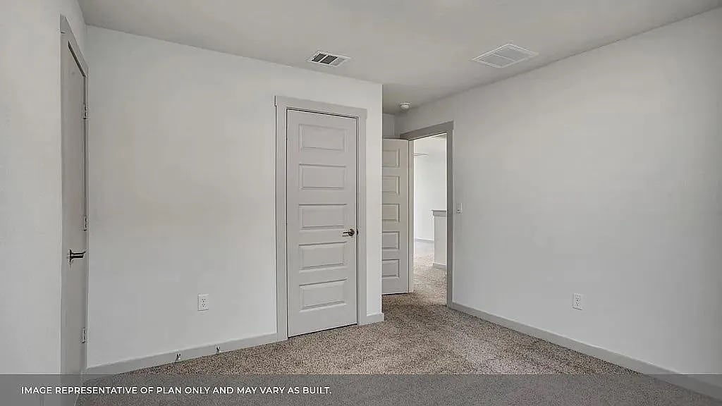 Building Photo - Room in House on Lubeck Dr