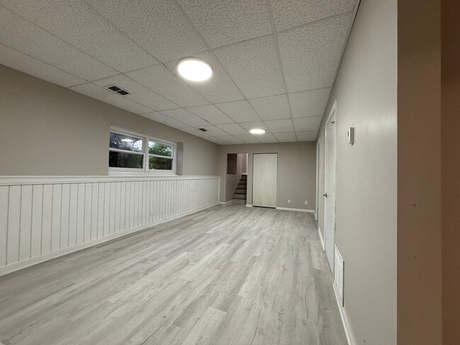 Building Photo - 337 Woodland Dr