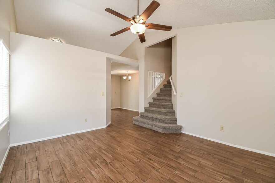 Building Photo - 3869 W Elgin St