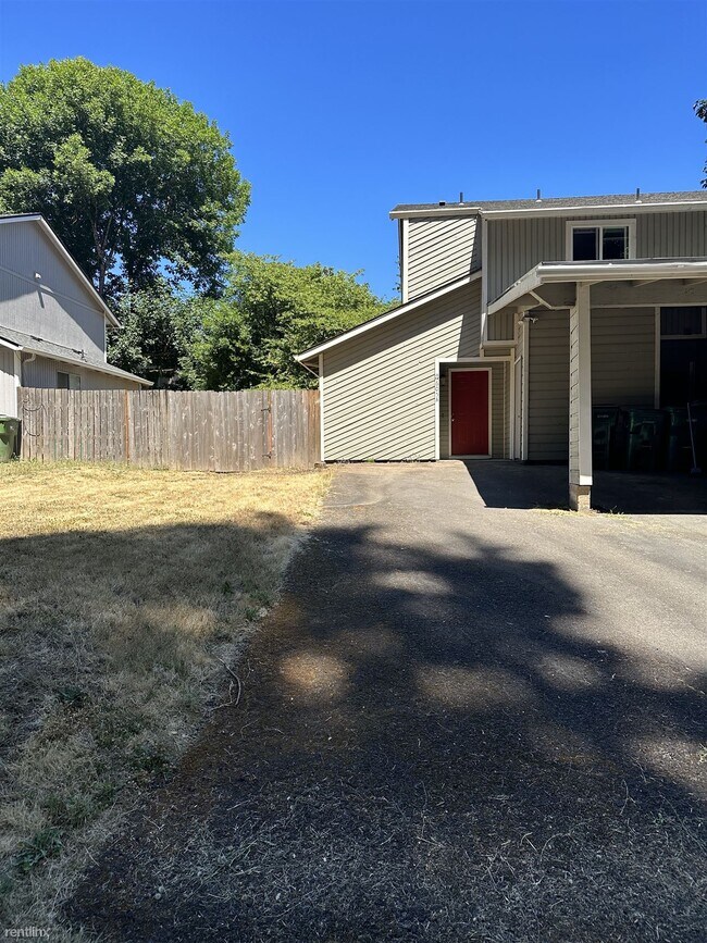 2 br, 1.5 bath Duplex 605 Andrew Street A 605 Andrew St Newberg OR