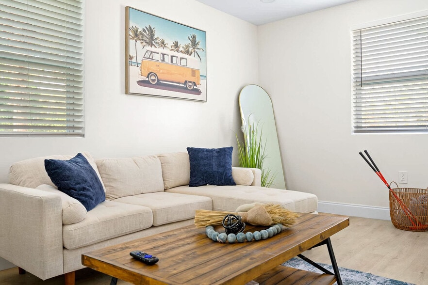 Building Photo - 4603 N Ocean Blvd