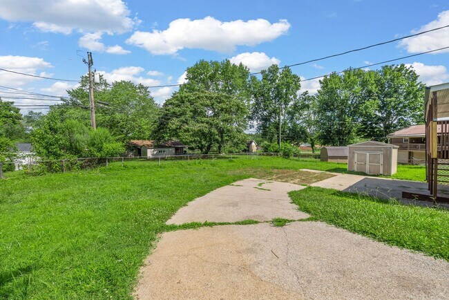 Building Photo - 3 Bedroom Pet Friendly Home For Rent with ...