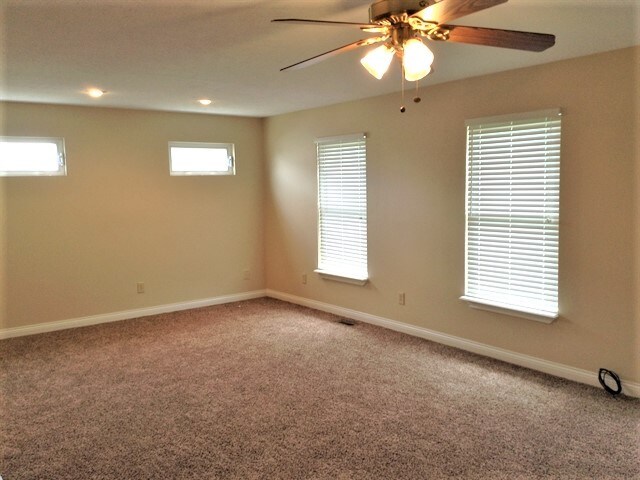 Building Photo - 1073 Ivoryhill Dr