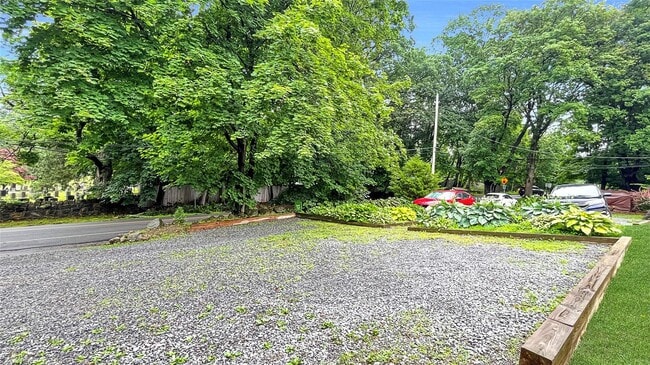 Building Photo - 1704 NY-9D