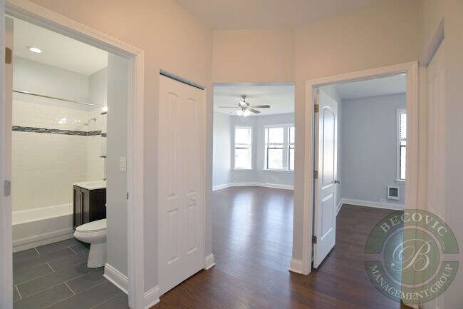 Building Photo - 3641 W Dickens Ave