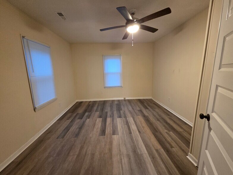 Building Photo - 133 W Washington St