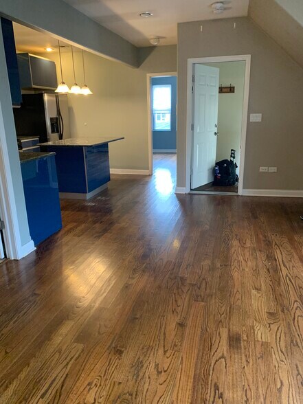 Building Photo - 3444 W Schubert Ave