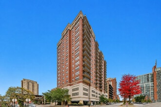 Building Photo - 5 E 14th Pl