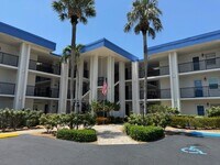Building Photo - Furnished 2/2 Seasonal in Seven Lakes