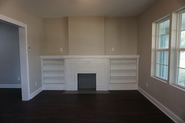 Building Photo - 1821 McGregor Ave