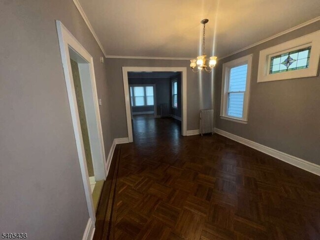 Building Photo - 742 Pennington St