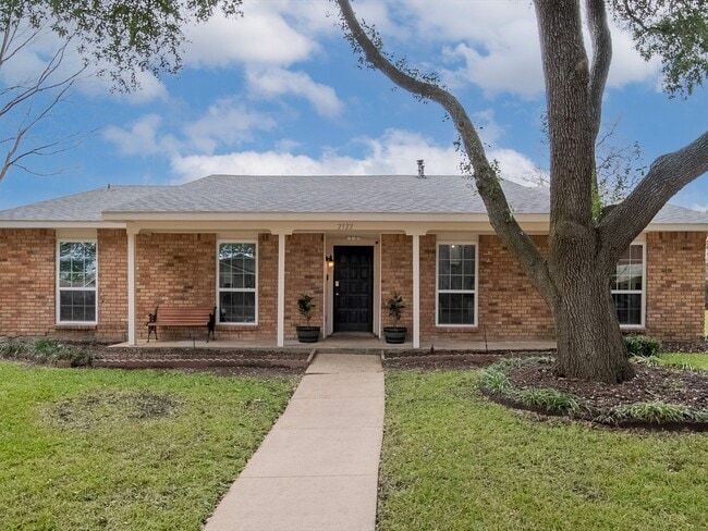 Building Photo - 2922 Clover Valley Dr