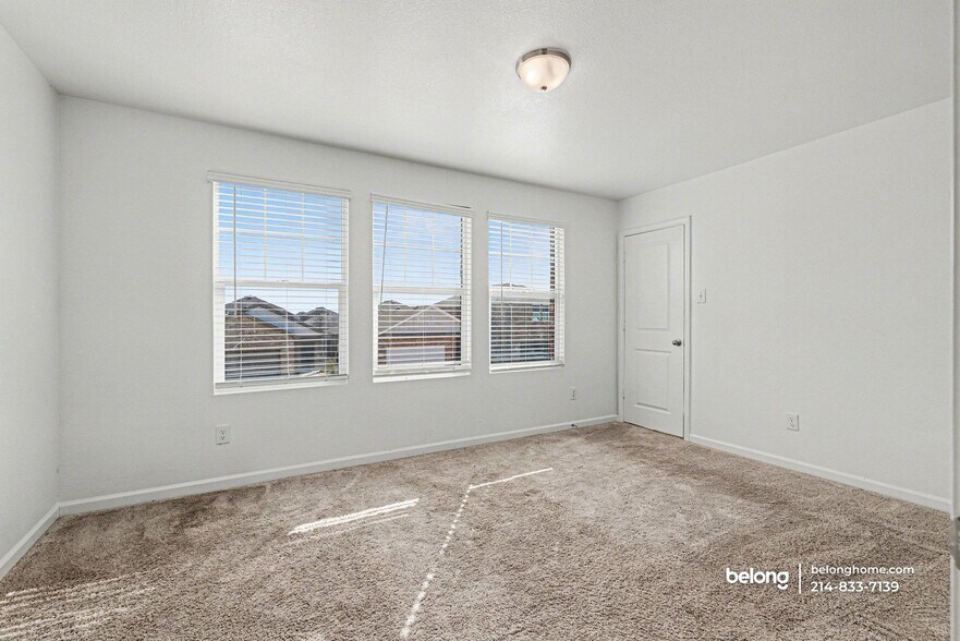 Building Photo - 1806 Chapel Hl Rd