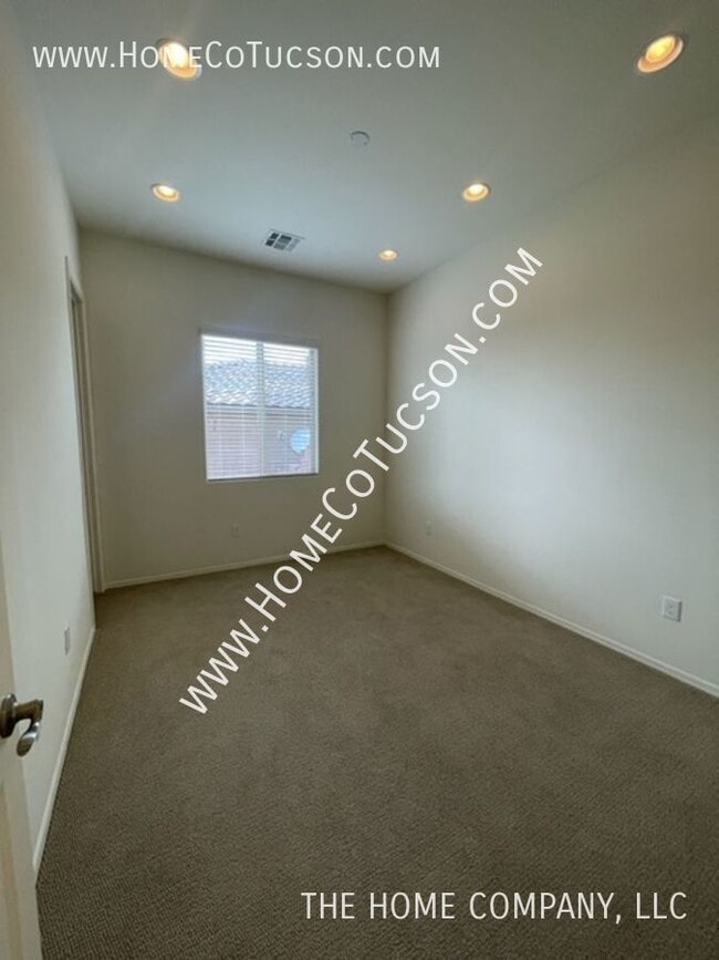 Building Photo - 38628 S Running Roses Ln