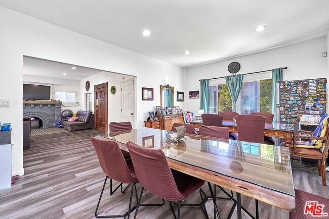 Building Photo - 162 S Ardmore Ave