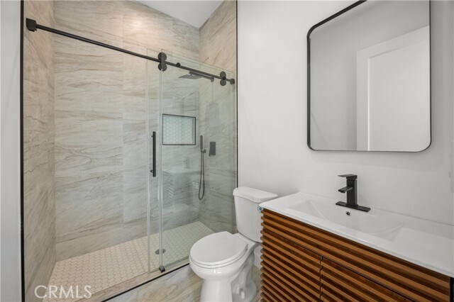 Building Photo - 6948 Amestoy Ave