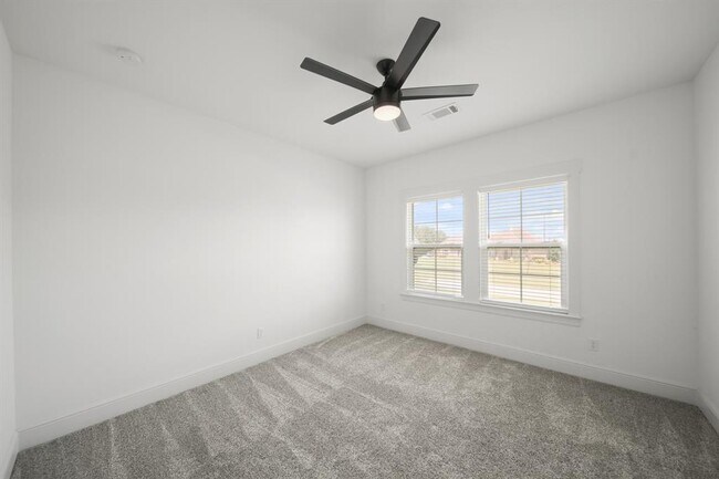 Building Photo - 8519 Lofty Pnes