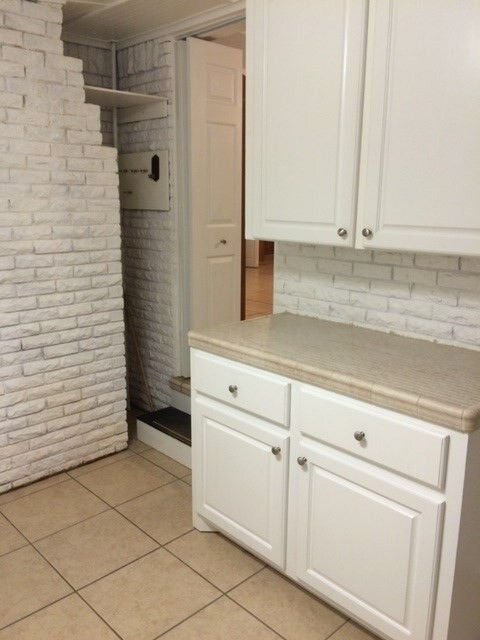 Building Photo - 106 Clark St