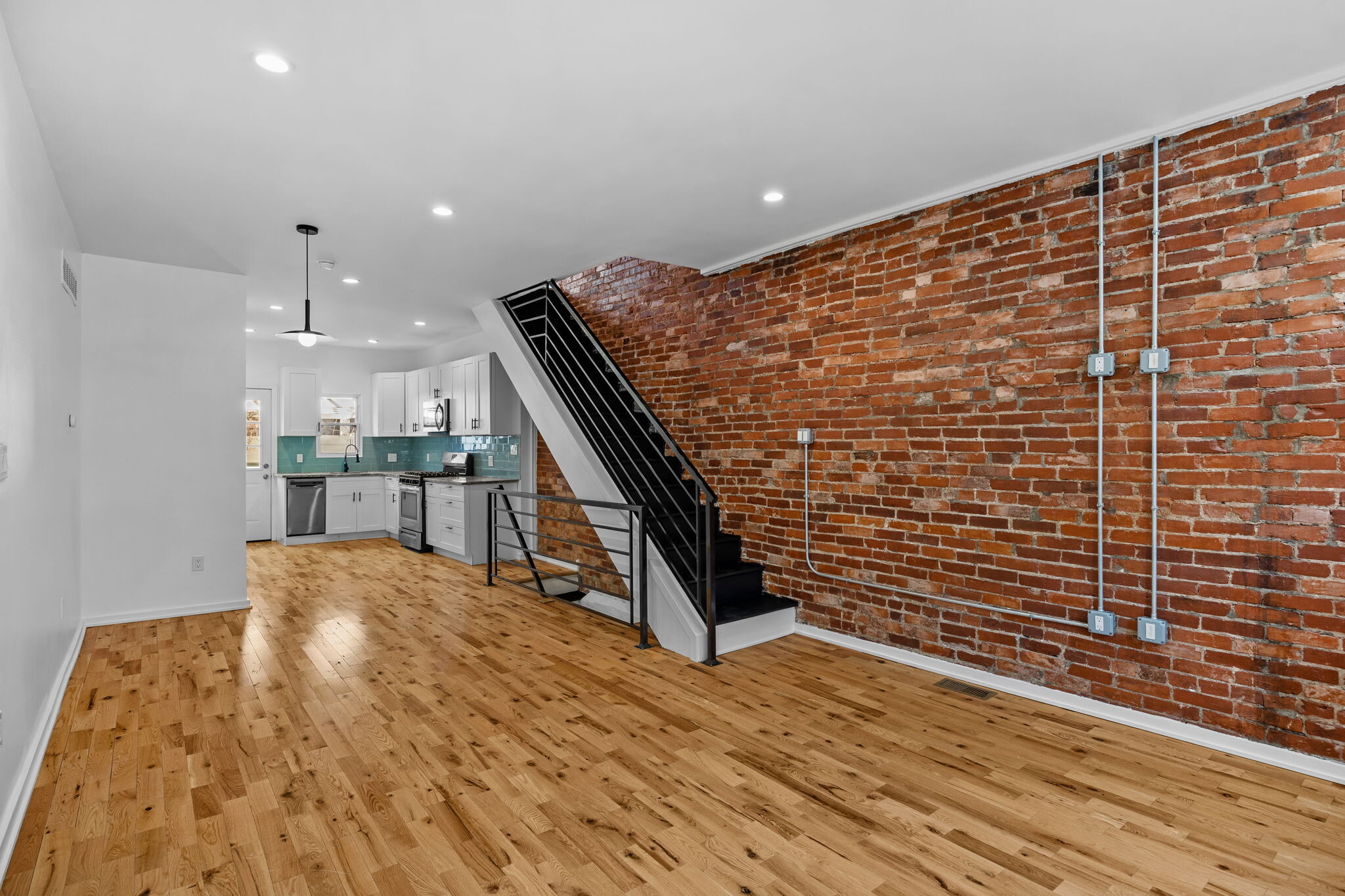 Building Photo - 1806 S Chadwick St