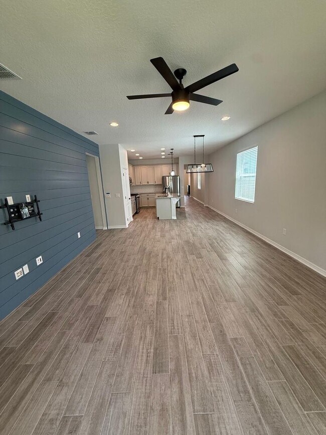 Building Photo - 3 BEDROOM, 2 BATHOOM IN DEANS XING/LITTLE ECON