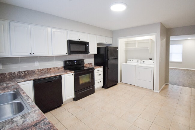 Building Photo - 1308 Fourplex