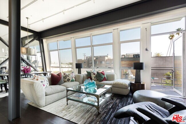 Building Photo - 1513 9th St