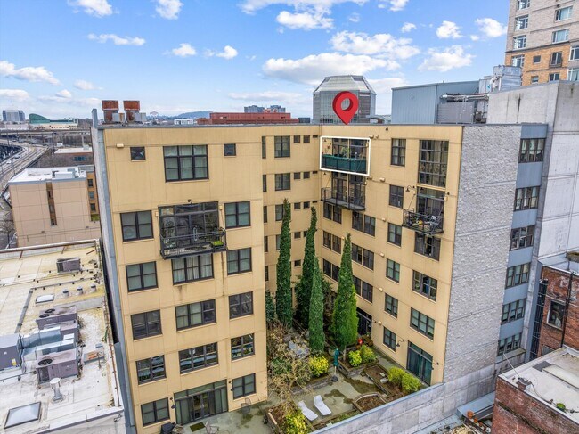 Building Photo - 411 NW Flanders St