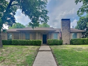 Building Photo - 1122 Oakbluff Dr