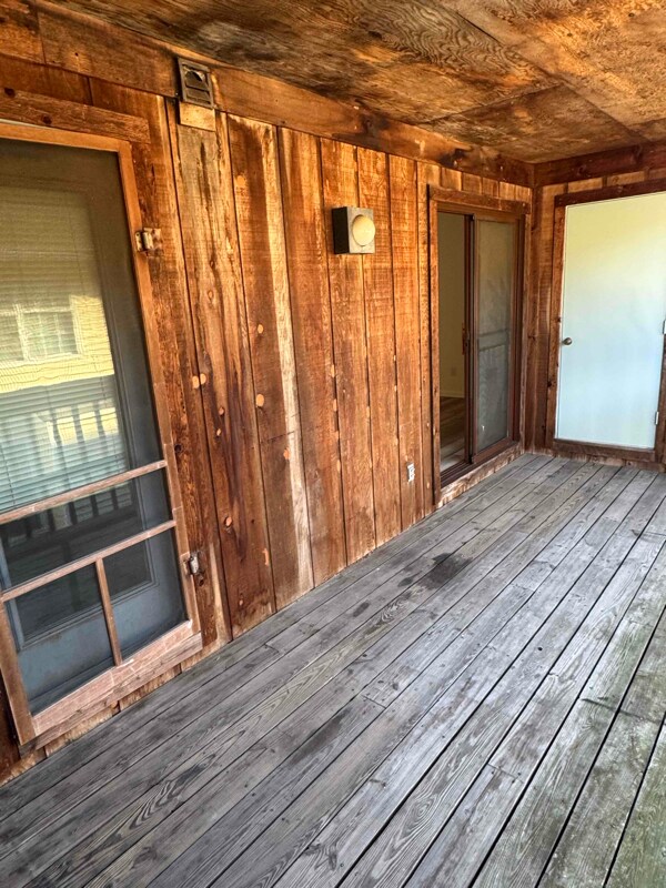 Building Photo - 8530 Tidewater Dr