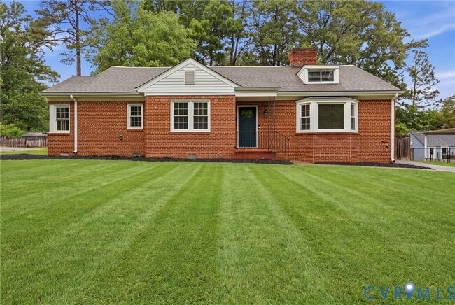 Building Photo - 7603 S Pinehill Dr