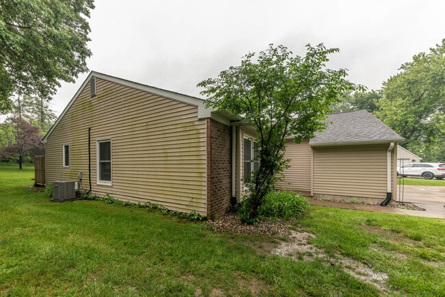 Building Photo - 374 Detroit St