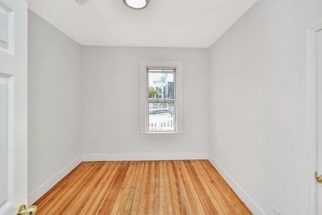 Building Photo - 41 Dix St