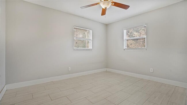 Building Photo - 2992 Chantilly Ave