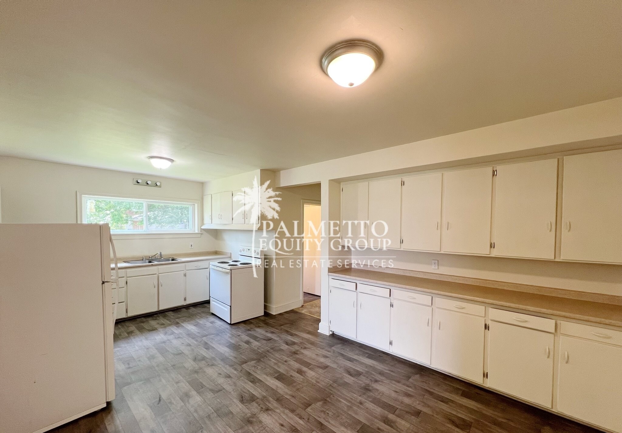 Building Photo - 405 Richardson Ave