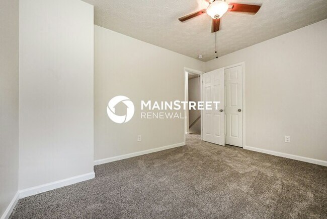 Building Photo - 4 Bedroom Pet-Friendly Home in LITHONIA, GA with Main Street Renewal