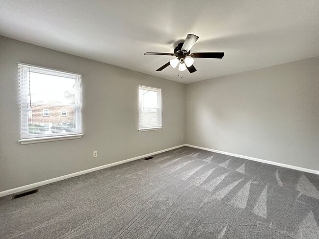 Building Photo - Welcome to this charming townhouse "ASK AB...