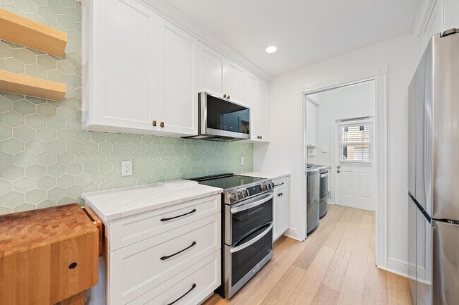 Building Photo - 136 Ashley Ct