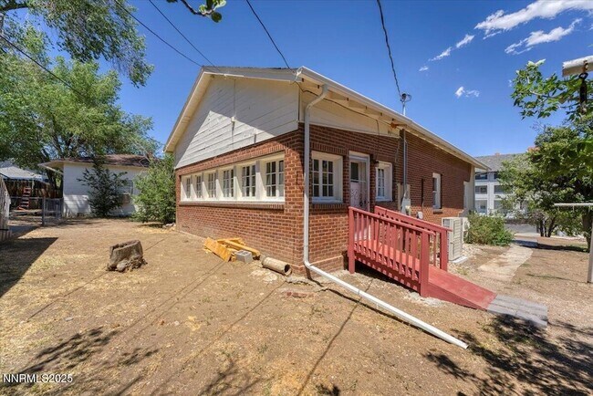 Building Photo - 1145 Seminary Ave